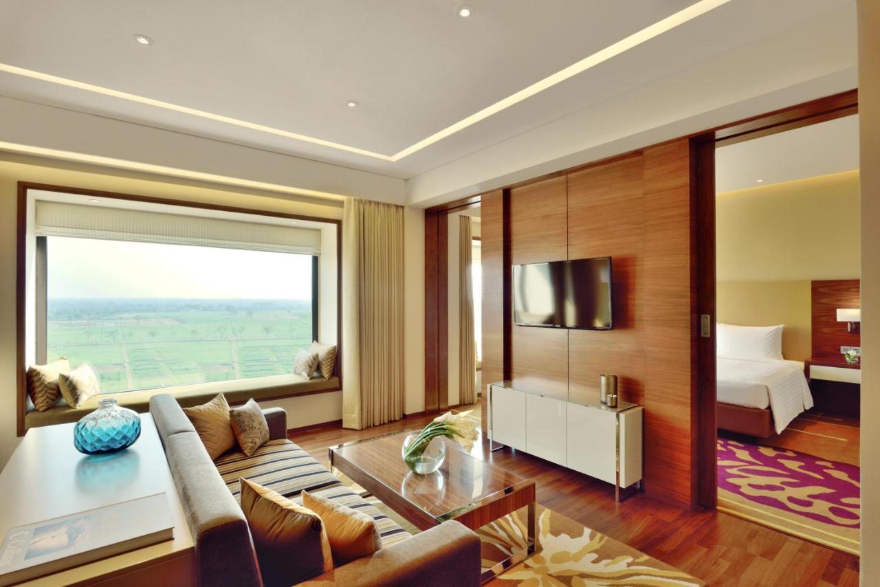 Courtyard By Marriott Raipur Hotel Eksteriør billede