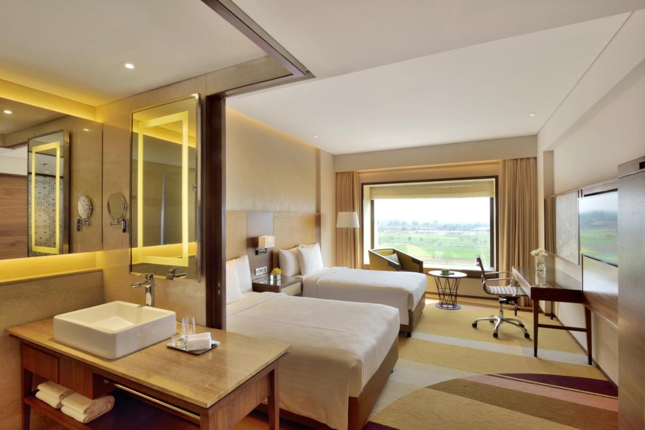 Courtyard By Marriott Raipur Hotel Eksteriør billede