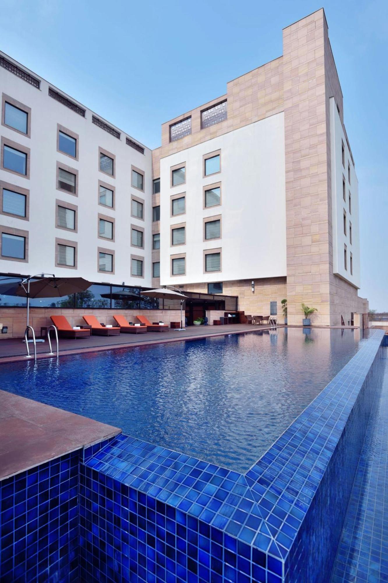 Courtyard By Marriott Raipur Hotel Eksteriør billede