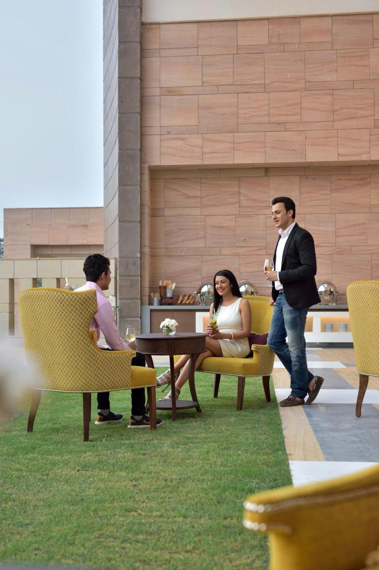 Courtyard By Marriott Raipur Hotel Eksteriør billede