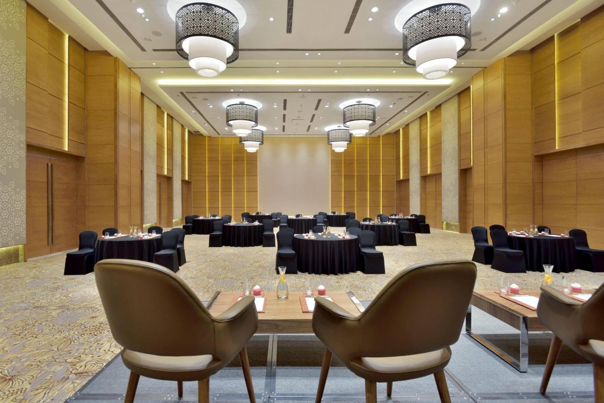 Courtyard By Marriott Raipur Hotel Eksteriør billede