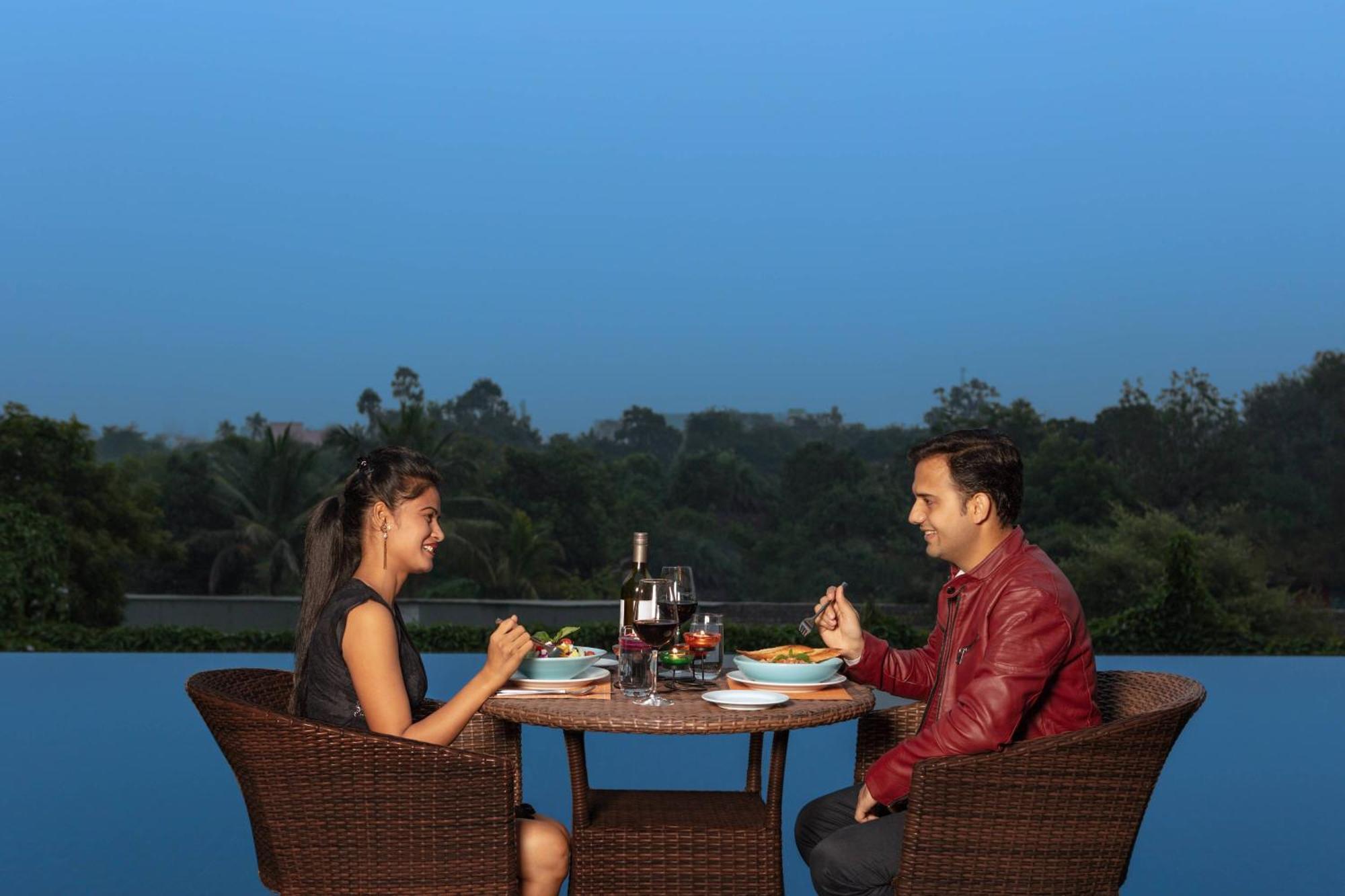 Courtyard By Marriott Raipur Hotel Eksteriør billede