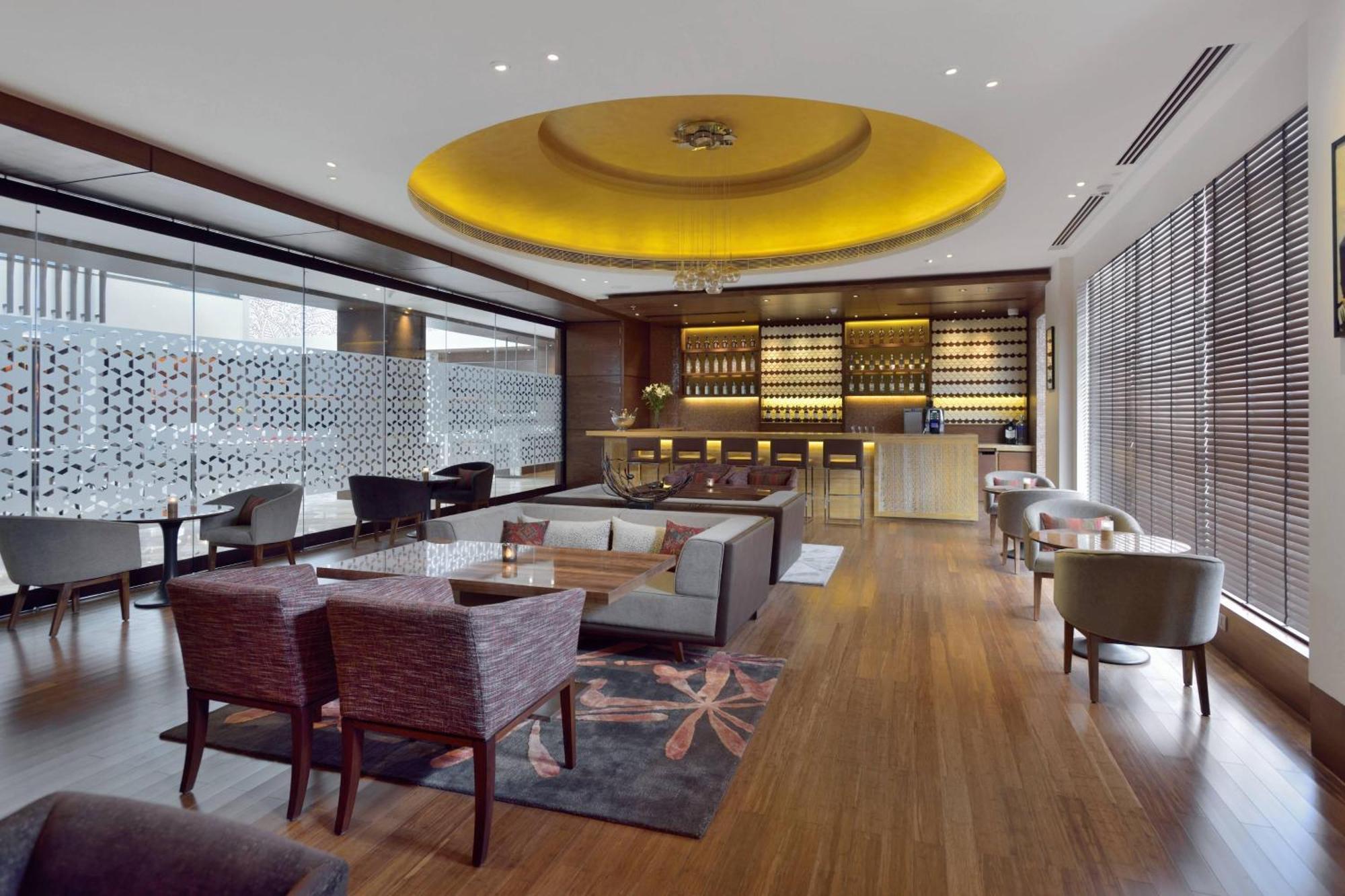 Courtyard By Marriott Raipur Hotel Eksteriør billede