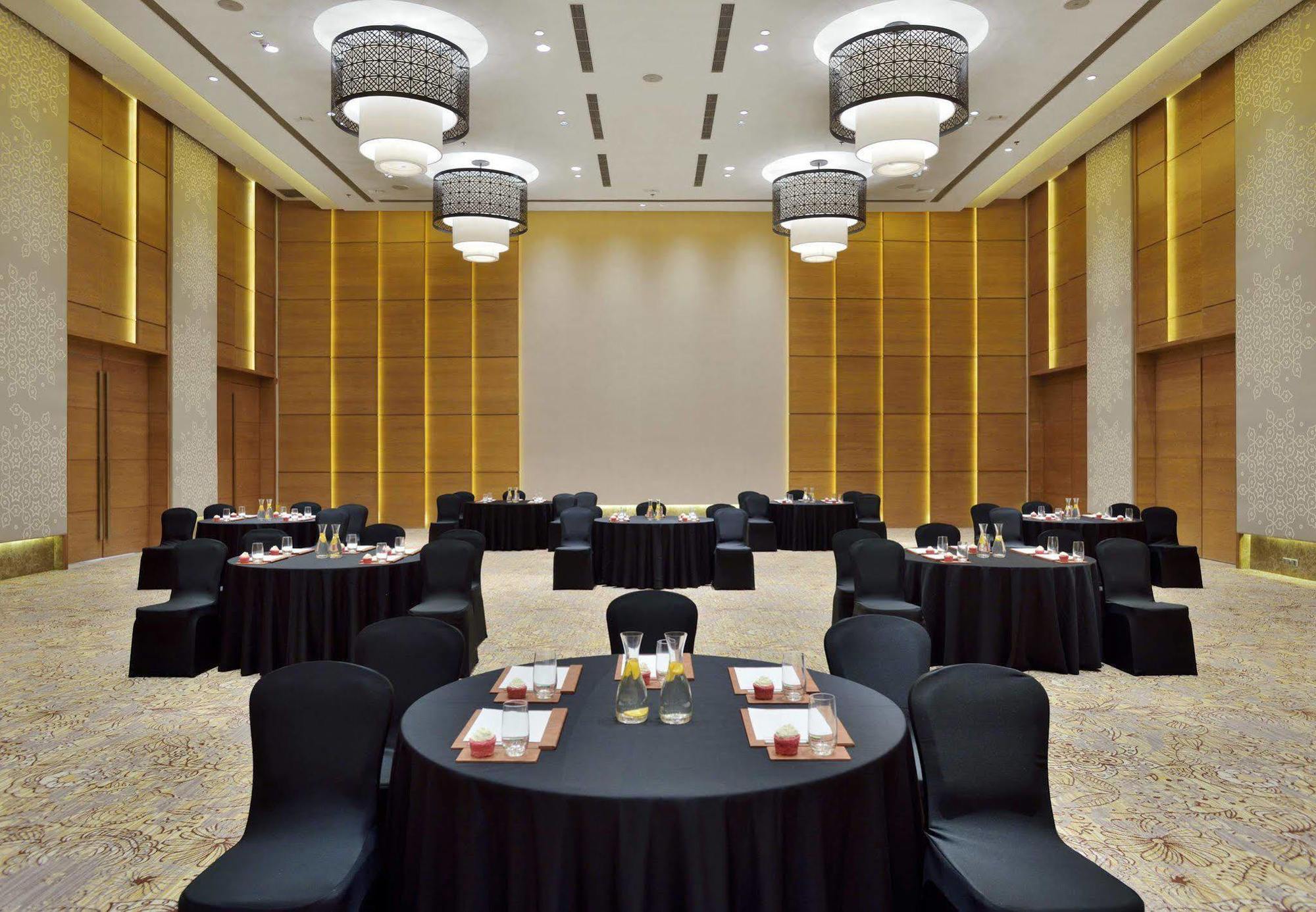 Courtyard By Marriott Raipur Hotel Eksteriør billede